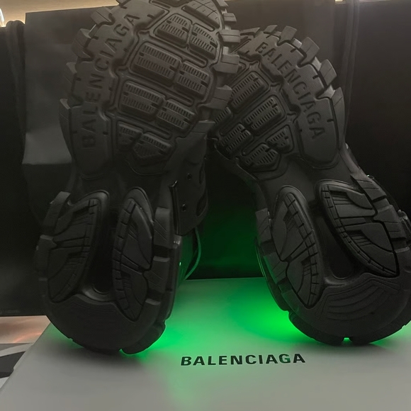COPY - Balenciagas Track LED - Picture 4 of 4
